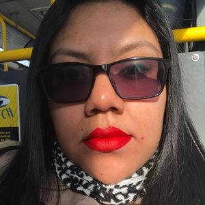 Meet your Posher, Beatriz